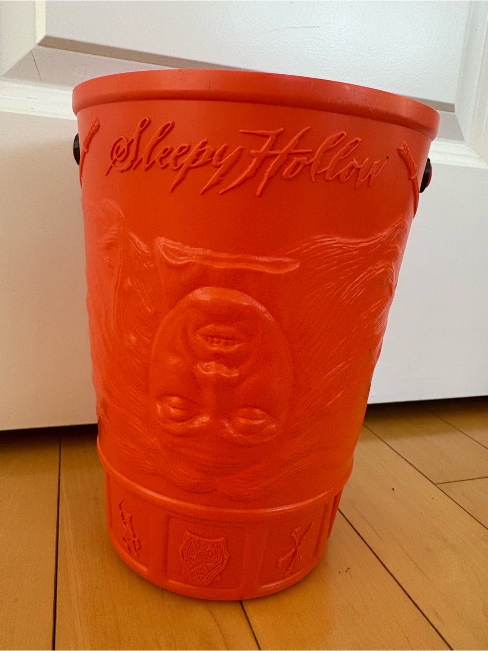 Sleepy Hollow Embossed Orange Souvenir Popcorn Bucket 1999 Tim Burton
